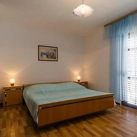 In With Sea View, Balcony, Air Conditioning, W-lan 5055-1 Апартаменти